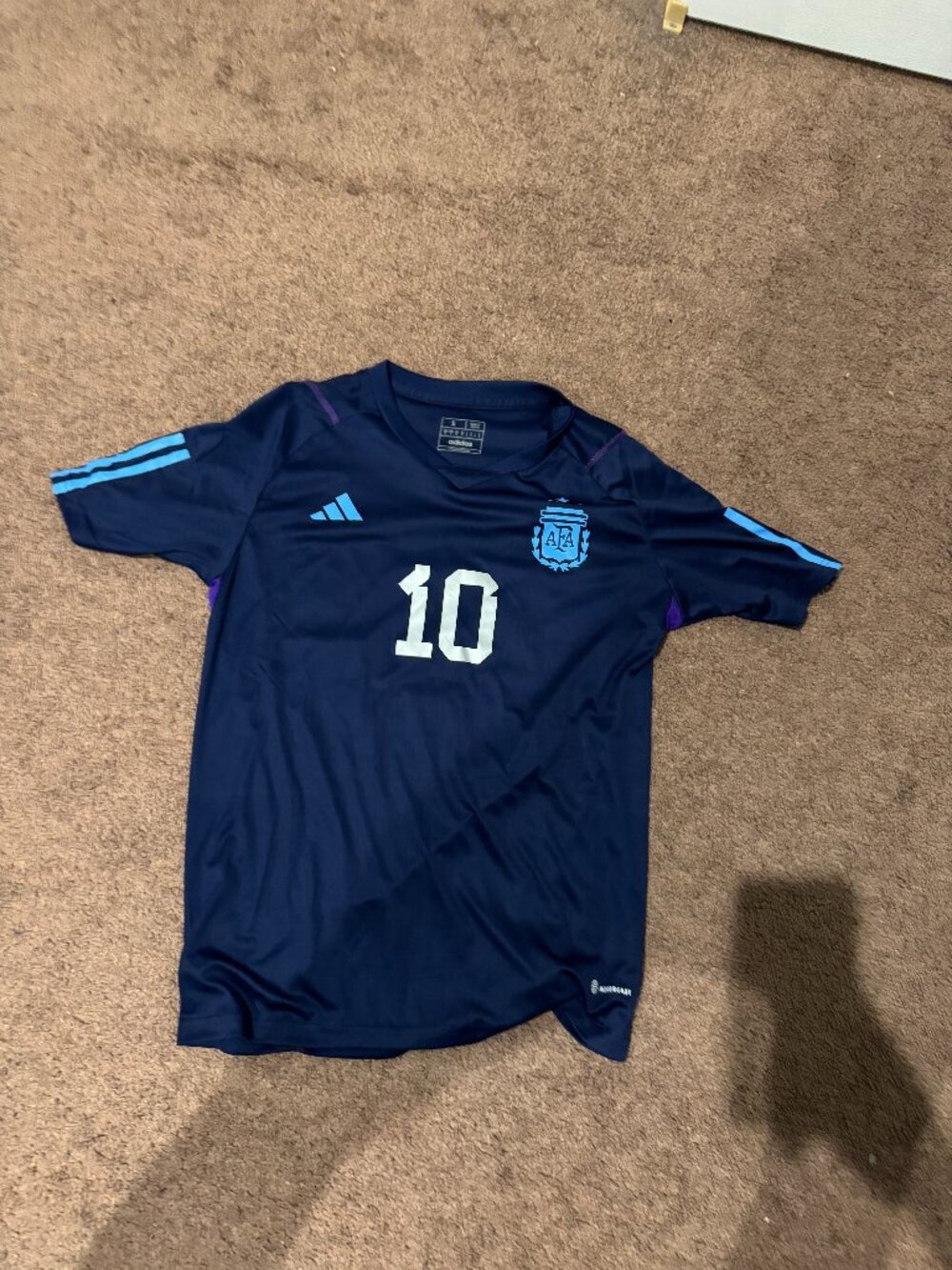 Adidas Argentina Lionel Messi #10 away soccer jersey, men’s size Small.